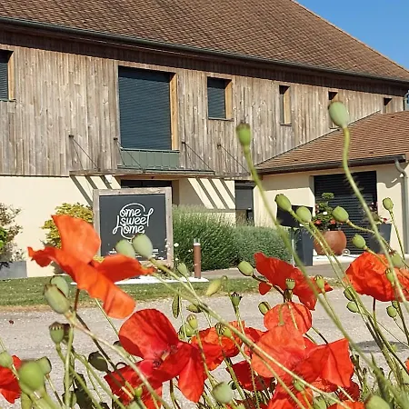 Ome Sweet Nocleg ze śniadaniem 4*