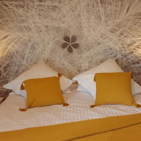 Ome Sweet Bed and Breakfast 4*