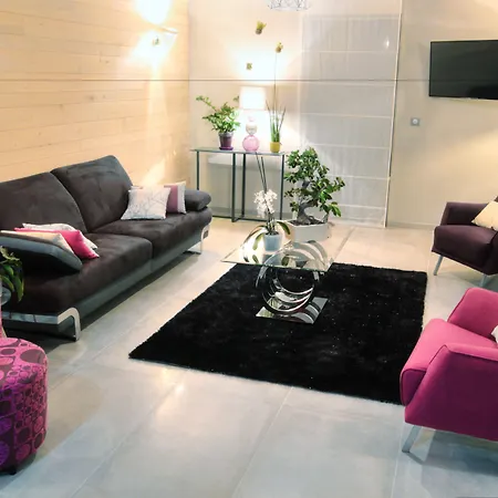 Ome Sweet Bed and Breakfast