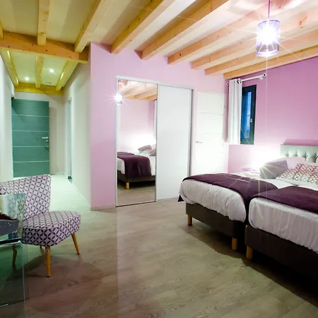 Ome Sweet Nocleg ze śniadaniem 4*