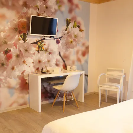 Ome Sweet Couette-café