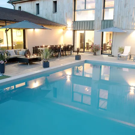 Ome Sweet Nocleg ze śniadaniem 4*