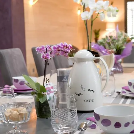 Ome Sweet Bed and Breakfast 4*